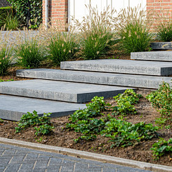 Artistone Oud Hollands halve traptrede 50x40x20cm Antraciet