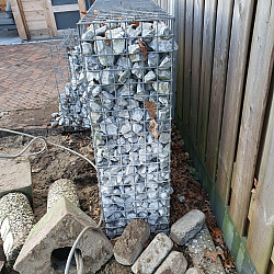 Showmodel | Steenkorf met waterval 120B x 30D x 95H cm incl pomp (excl. vijver en bloembakken)