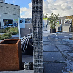 *SHOWMODEL Grindkorf 500x200x20cm (LxHxB) met drie doorkijkramen | OP=OP