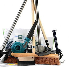 <p>Goed gereedschap maakt het werk niet alleen makkelijker, maar ook nauwkeuriger. Voor het aanleggen en afwerken van bestrating is het juiste gereedschap onmisbaar.</p>

<p>In deze categorie vind je gereedschappen en ijzerwaren die ondersteunen bij het verwerken van tegels, klinkers, muurblokken en andere tuinprojecten. Van bevestigingsmaterialen tot praktische hulpmiddelen voor een strakke aanleg en plaatsing.</p>

<p>Ideaal als aanvulling op je bestratingsproject, zodat je direct alles bij de hand hebt.</p>

<p><strong>Zorg dat je goed voorbereid aan de slag gaat met het juiste gereedschap.</strong></p>
