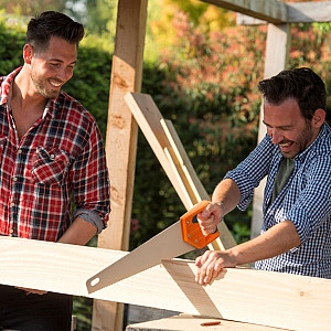 <p><strong>HOUT DE BASIS VAN UW TUIN</strong></p>

<p>Bent u in de regio Breda en Roosendaal op zoek naar tuinhout voor in tuin of rondom uw huis? Vind je het leuk om te zagen en te timmeren en wil je zelf aan de slag? Dan hebben we een uitgebreide collectie hout waar je uit kunt kiezen.</p>

<p><strong>Tuintimmerhout voor uw tuinklus of project</strong></p>

<p>Met het veelzijdige aanbod aan Woodvision tuinhout kunt u uw specifieke idee of ontwerp op maat realiseren. Pergola&rsquo;s, afscheidingen, terrassen en ga zo maar door&hellip;. Met tuinhout is alles te maken. Wij hebben een grote variatie aan tuinhout, ook wel tuintimmerhout (balken, palen, planken) genoemd,. De complete collectie tuinhout van Woodvision is gemaakt van verantwoord gekapt gecertificeerd hout. Het tuinhout van vurenhout, grenenhout en douglashout wordt bovendien KOMO-verduurzaamd om de levensduur te verlengen. Tuinhout is in onbehandeld en groen ge&iuml;mpregneerd leverbaar.</p>

<p>Vraag naar de mogelijkheden of <a href="https://webshop.vandenbroekbestratingen.nl/brochures">bekijk de actuele brochure hier.</a></p>

<p>&nbsp;</p>
