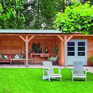 <p>EEN DROOMTUIN VOOR IEDEREEN...</p>

<p>Dat kan met een sfeervol ingerichte overkapping in combinatie met bijvoorbeeld een infrarood heater of andere soort van warmtebronnen. Overkappingen kunnen tijdens de warme zomerdagen, functioneel zijn voor het cre&euml;ren van schaduw, zodat er wat afkoeling gevonden kan worden. Vakantiegevoel, genieten van gezellige avonden en heerlijk ontspannen in een sfeervolle houten overkapping of een aluminium vernada. &nbsp;Bovendien is een overkapping vaak het pronkstuk in uw tuin. Overkappingen zijn er in verschillende soorten en maten.&nbsp;</p>

<p>SFEERVOL GENIETEN VAN HET BUITENLEVEN</p>

<p>Een veranda is erg functioneel en flexibel. Tuinmeubelen blijven goed beschermd en een veranda is aan te passen aan elk model woning. Door gebruik te maken van de juiste dakbedekking blijft het bovendien lekker koel onder de veranda en blijft de kamer zo licht als uw consument wenst. Gebruik een overkapping om te loungen, te koken en lekker te barbecue&euml;n, te relaxen, te werken in uw eigen tuin of gewoon om uw spullen droog te zetten. Het kan allemaal met een overkapping of veranda. En of uw tuin nu groot of klein is: voor elk formaat tuin is een geschikte overkapping leverbaar.</p>

<p>VOORDAT JE EEN VERANDA WILT AANSCHAFFEN</p>

<p>Bedenk vooraf het doel van je veranda. Wil je een plek om in de zomer lekker te vertoeven? Wil je een plek waar je heel het jaar door kunt zitten? Of toch liever een plek waar je bloemen en planten neer kunt zetten? Als je dit beslist kun je gaan kijken naar een passende constructie.</p>

<p>KIES EEN PLEK VOOR DE VERANDA</p>

<p>Het is belangrijk goed na te denken over waar je precies de veranda wilt laten bouwen. De meeste mensen gaan uit van het zuiden. Met een veranda naar het&nbsp;zuiden&nbsp;toe geniet je optimaal van de zon, maar let wel, in de zomer kunnen de temperaturen daar erg oplopen.</p>

<p>OVERKAPPING AAN HUIS VAST</p>

<p>Een terrasoverkapping is een mooi verlengstuk van uw woonkamer of keuken en daarom zeer functioneel. De houten terrasoverkappingen bieden beschutting tegen felle zon, regen en wind. Bij regen, hagel of sneeuw heeft u een droge overgang naar binnen.&nbsp;Dus ook onder minder ideale weersomstandigheden kunt u onder een terrasoverkapping toch lekker lang buiten blijven en bijvoorbeeld barbecue&euml;n op een late nazomeravond. Zelfs in de winter kan het aangenaam zijn onder deze terrasoverkappingen, extra verwarmd met een heater.&nbsp;Bovendien kunt u uw (tuin)meubelen met eventuele kussens gewoon buiten laten staan onder de terrasoverkapping.&nbsp;Een veranda zorgt voor veel minder onderhoud en voor minder schoonmaken van ramen en schilderwerk.&nbsp;</p>

<p><strong>Heb je specifieke wensen voor een (kap)schuur, tuinhuis, tuinkamer of overkapping?</strong></p>

<p>Ook dan ben je bij ons aan het juiste adres, wij leveren en plaatsen uw douglas buitenverblijf op maat! Een voordeel van een op maat gemaakt buitenverblijf is dat we de ruimte in jouw tuin optimaal kunnen benutten.</p>

<p>Begin je het voor je te zien? Kom dan bij ons langs, ons verkoopteam staat voor je klaar om je verder te helpen jouw droomverblijf te realiseren. Heerlijk ontspannen in je eigen tuin, onder een luxe overkapping. Je kunt dan rustig werken in de tuin, eindelijk tijd om ontspannen dat boek te lezen en je hebt er de ruimte om met je familie gezellig samen te zijn.</p>
