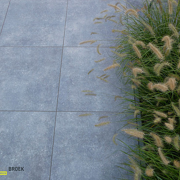 Keramische tegel vtwonen Solostone Uni Hormigon Antracite 90x90x3cm