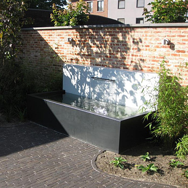 Aluminium Muur geplaatst op vijver 2000x250x600 (VM1.3.3 (incl. waterval en pomp)