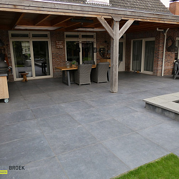 Keramische tegel Absolute Nero 80x80x2cm