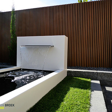 Aluminium Muur geplaatst op vijver 1000x250x600 (VM1.6.600 (incl waterval 600 + pomp))