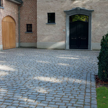 Courtstone Natural Pebble grey
