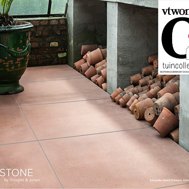 Keramische tegel vtwonen Solostone D&J Terra Cotta Red 70x70x3,2cm - UITLOPEND