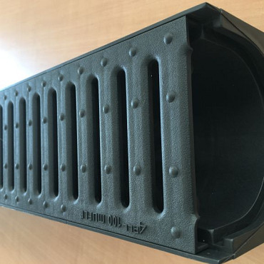 Drain afvoergootset met zwart PE sleufrooster 3 m1 'Garagepack'