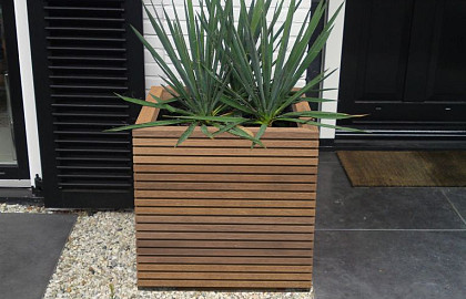 Hardhouten Plantenbakken