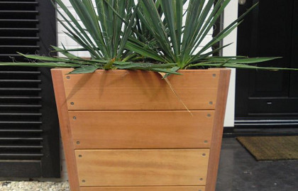 Hardhouten Plantenbakken