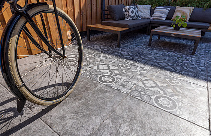 Gecoate sierbestrating